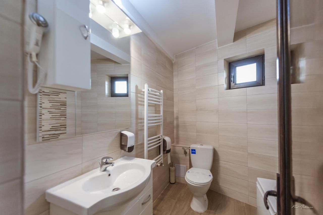 Dany Luxury Apartments Pitesti Exterior photo
