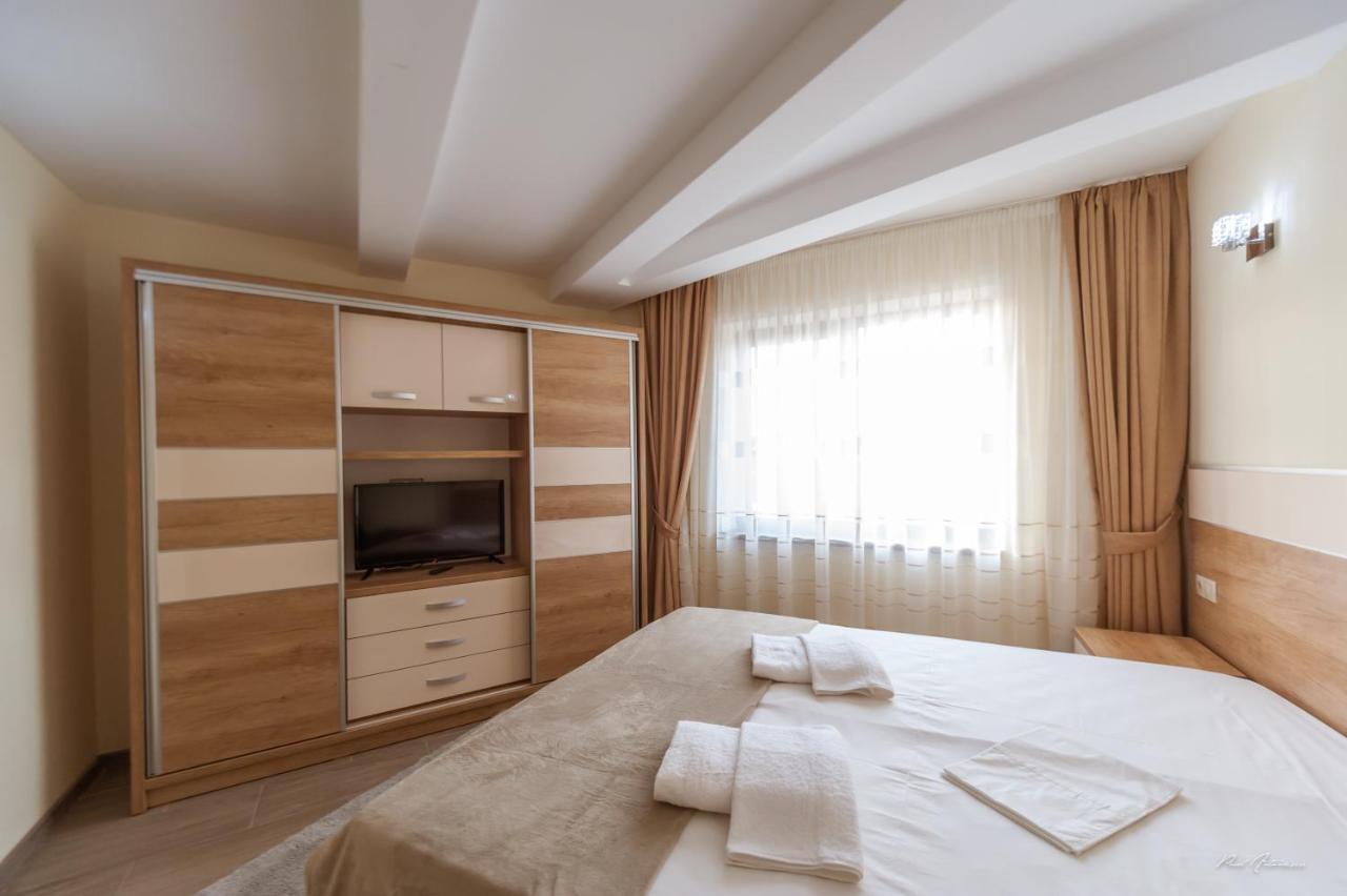 Dany Luxury Apartments Pitesti Exterior photo