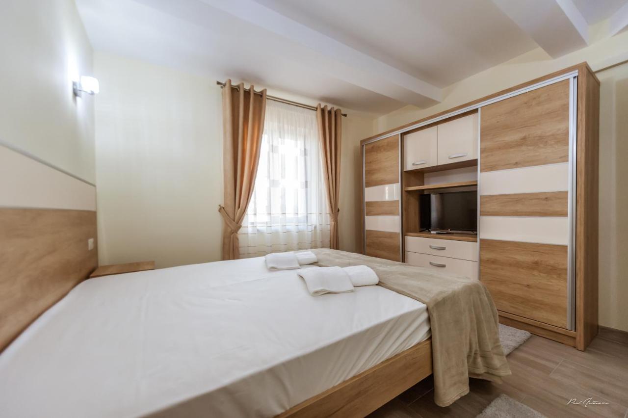 Dany Luxury Apartments Pitesti Exterior photo