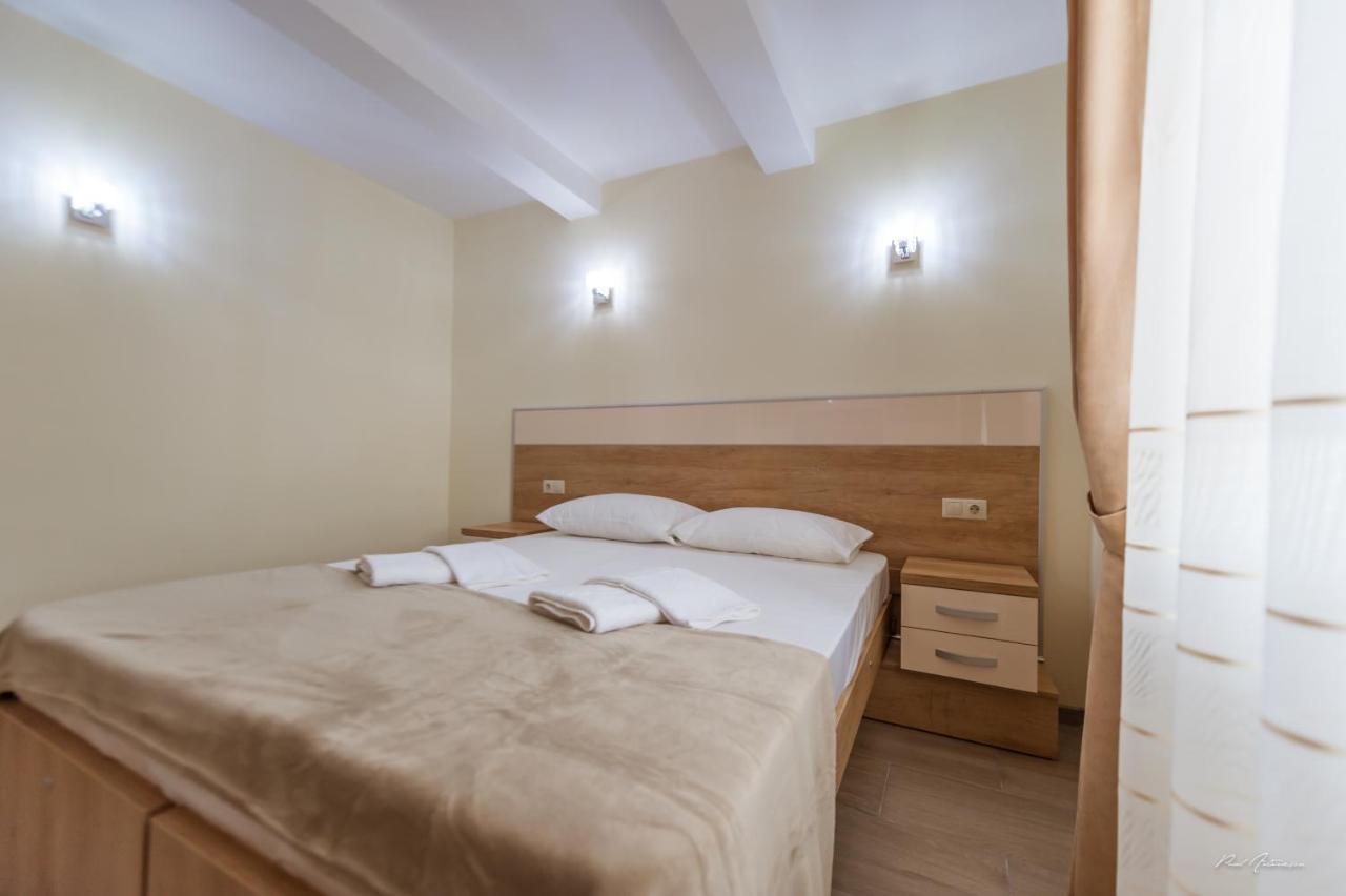 Dany Luxury Apartments Pitesti Exterior photo