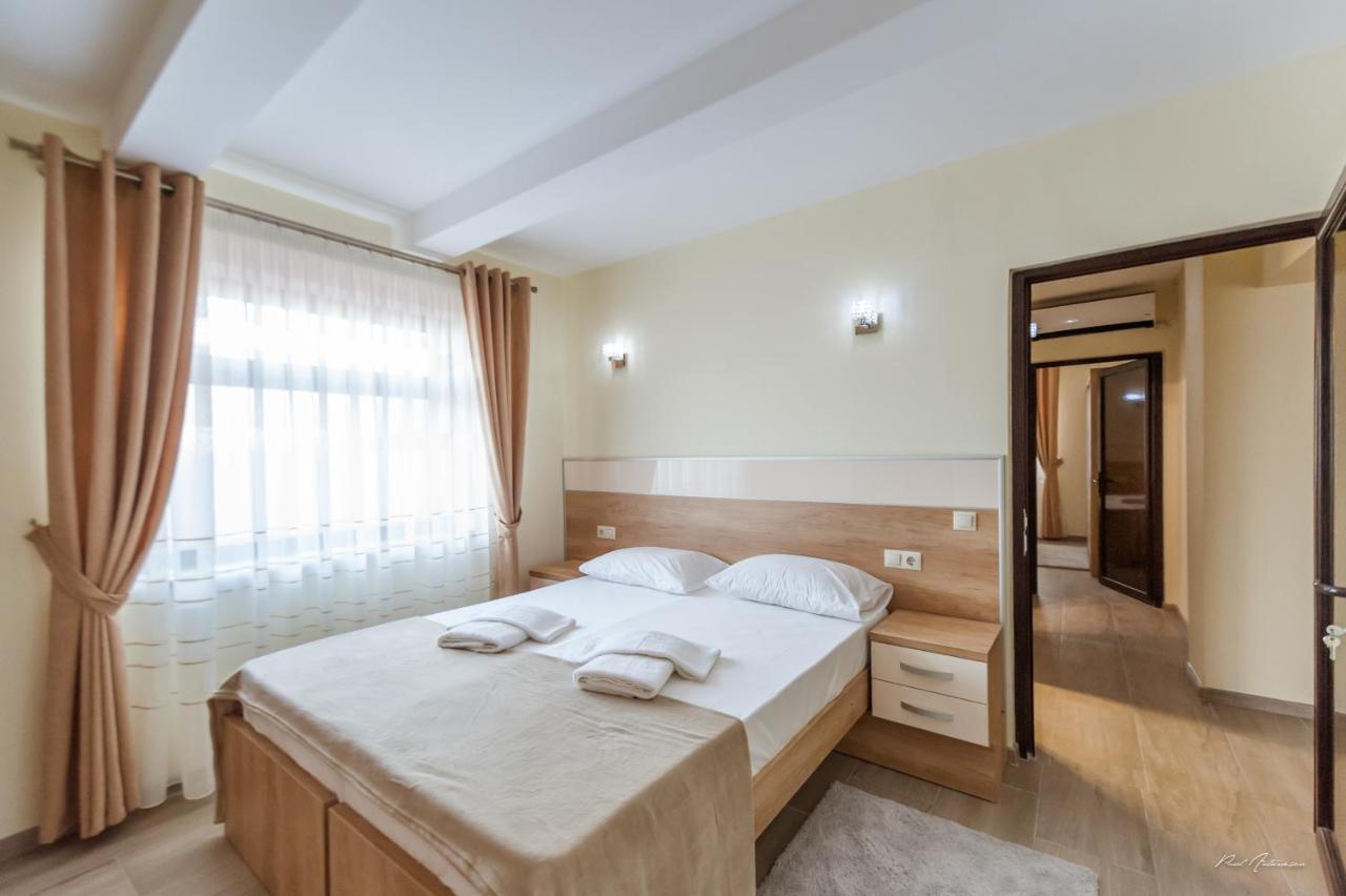 Dany Luxury Apartments Pitesti Exterior photo